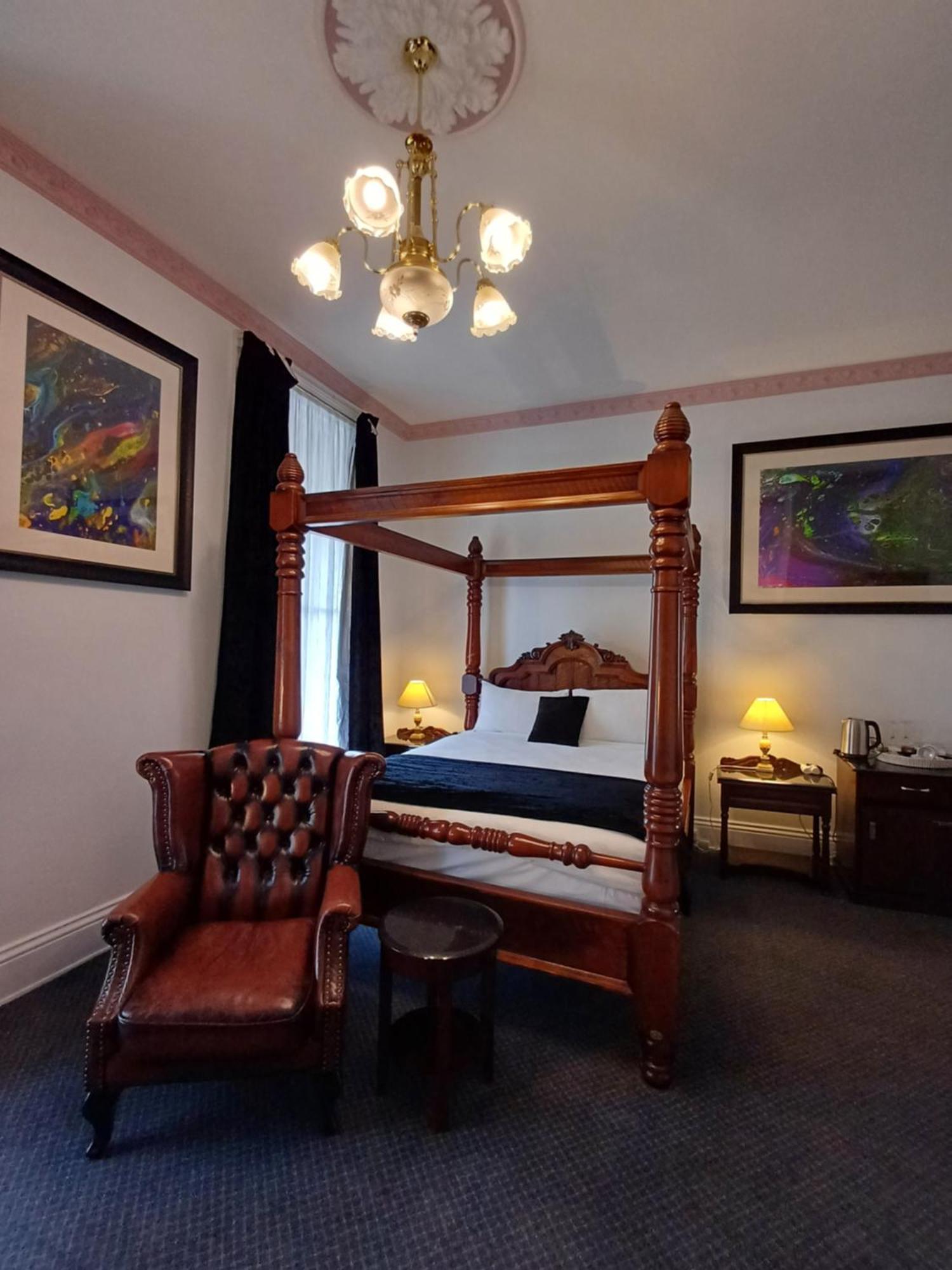 Art Hotel On York ลอนเชสตัน ภายนอก รูปภาพ