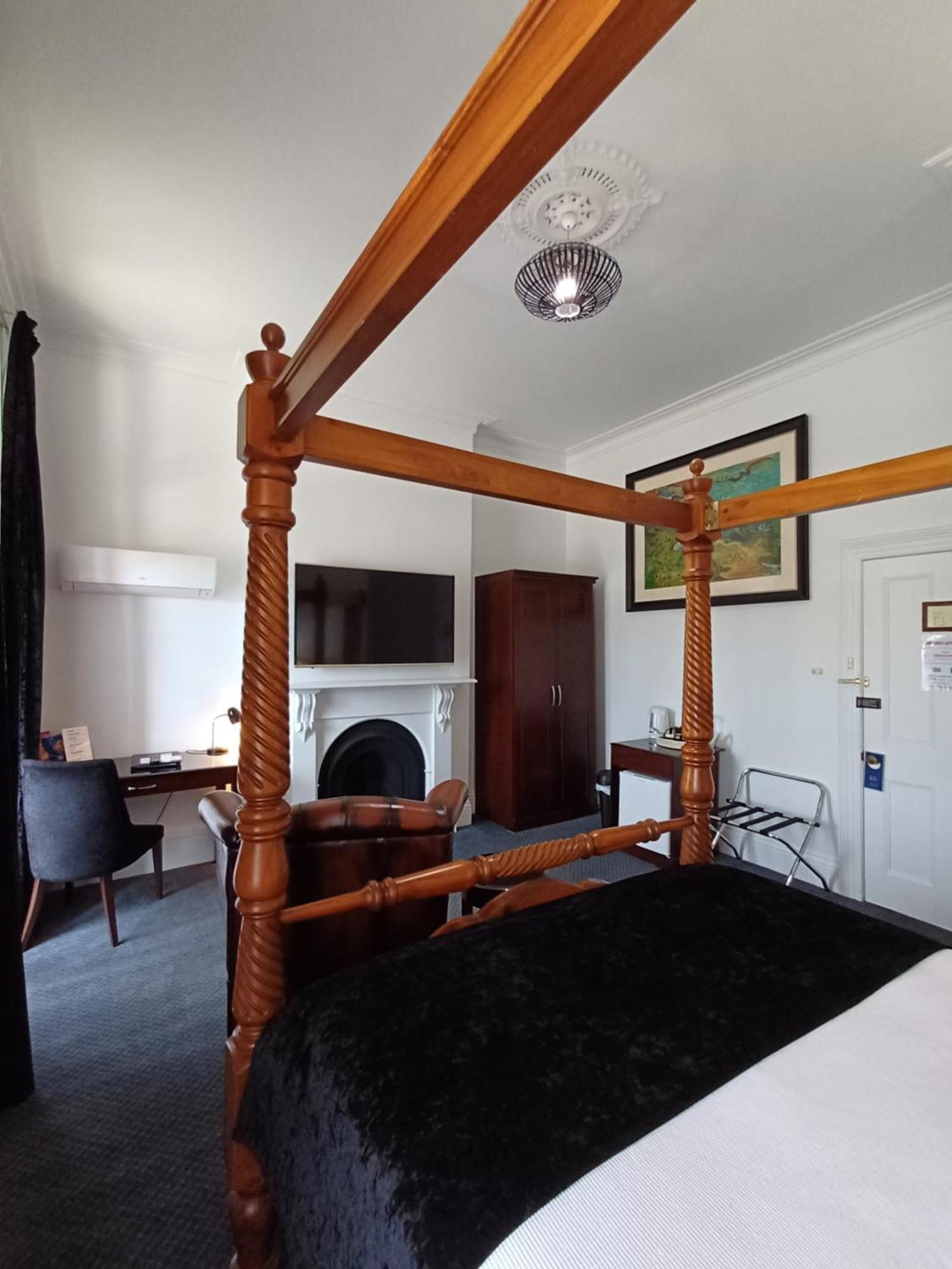 Art Hotel On York ลอนเชสตัน ภายนอก รูปภาพ