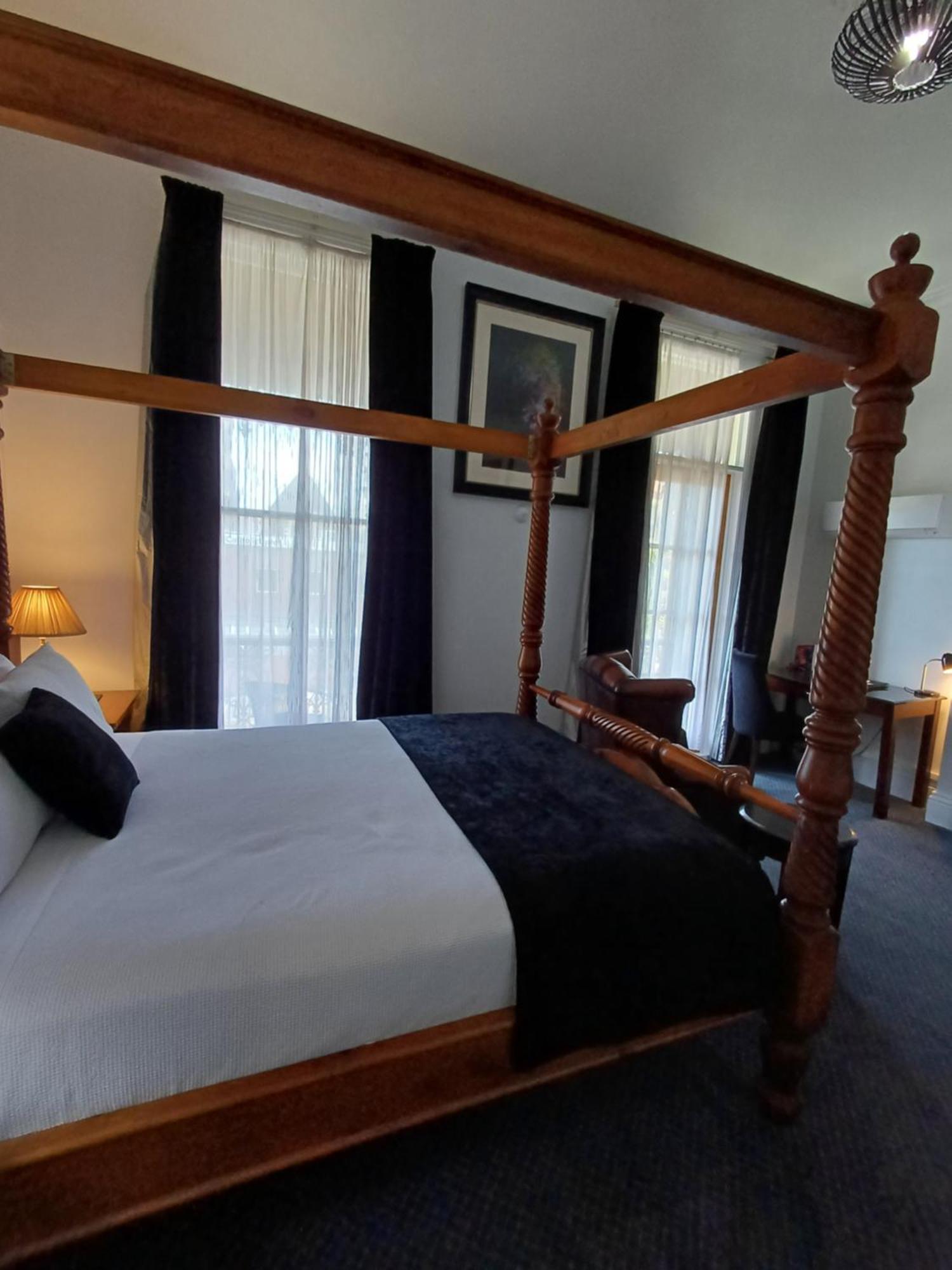 Art Hotel On York ลอนเชสตัน ภายนอก รูปภาพ