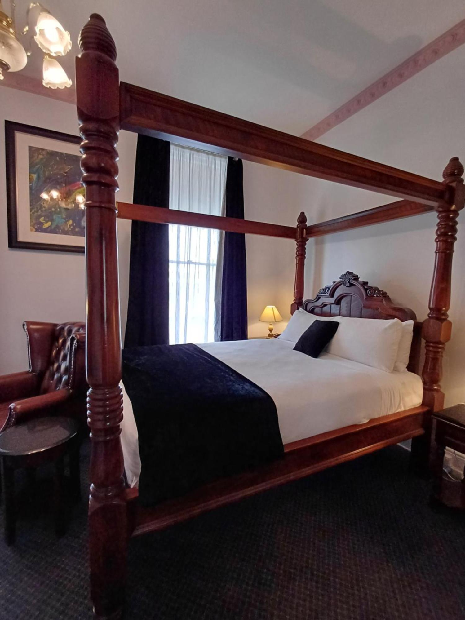 Art Hotel On York ลอนเชสตัน ภายนอก รูปภาพ