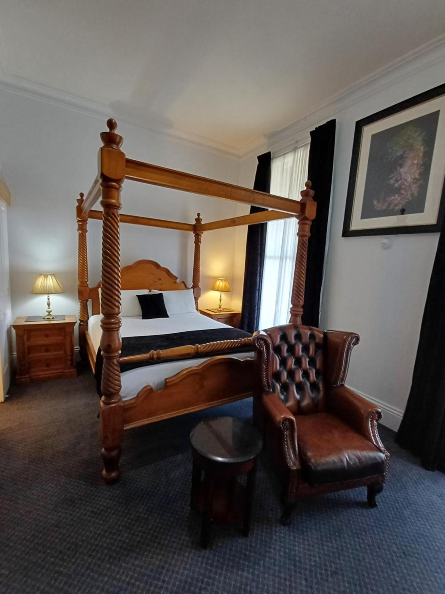 Art Hotel On York ลอนเชสตัน ภายนอก รูปภาพ