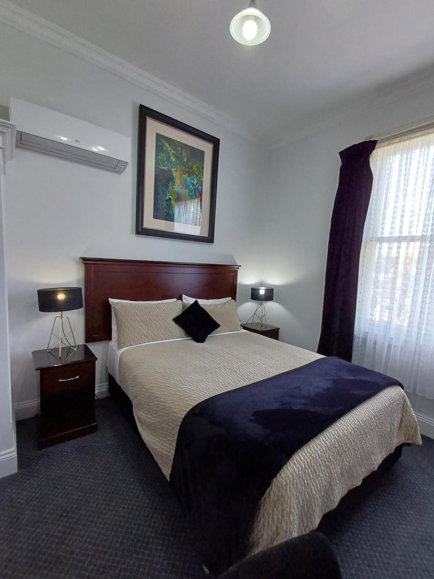 Art Hotel On York ลอนเชสตัน ภายนอก รูปภาพ