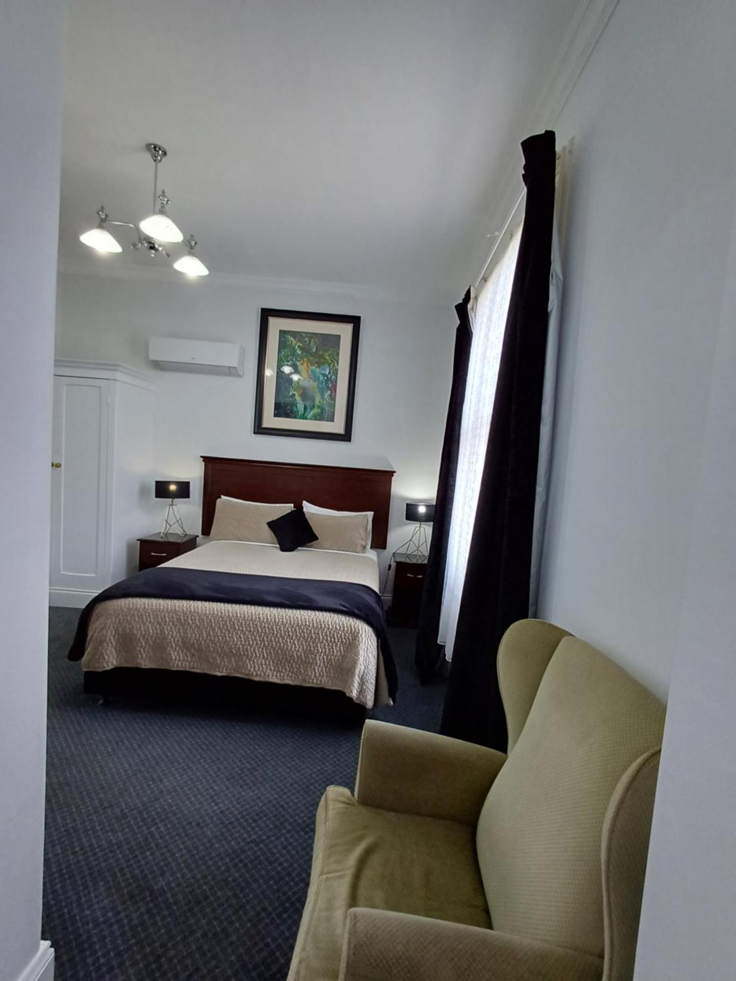 Art Hotel On York ลอนเชสตัน ภายนอก รูปภาพ