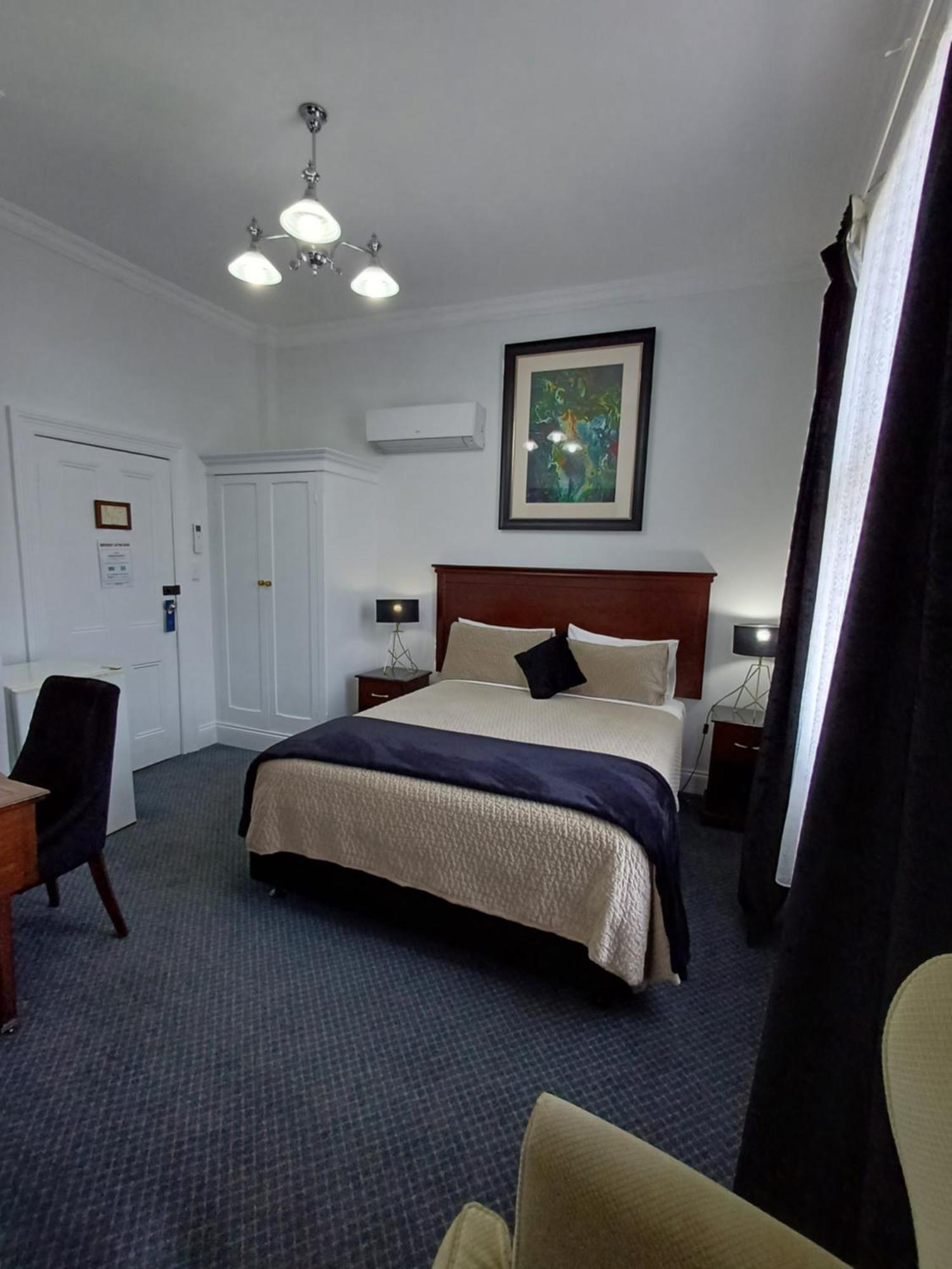 Art Hotel On York ลอนเชสตัน ภายนอก รูปภาพ