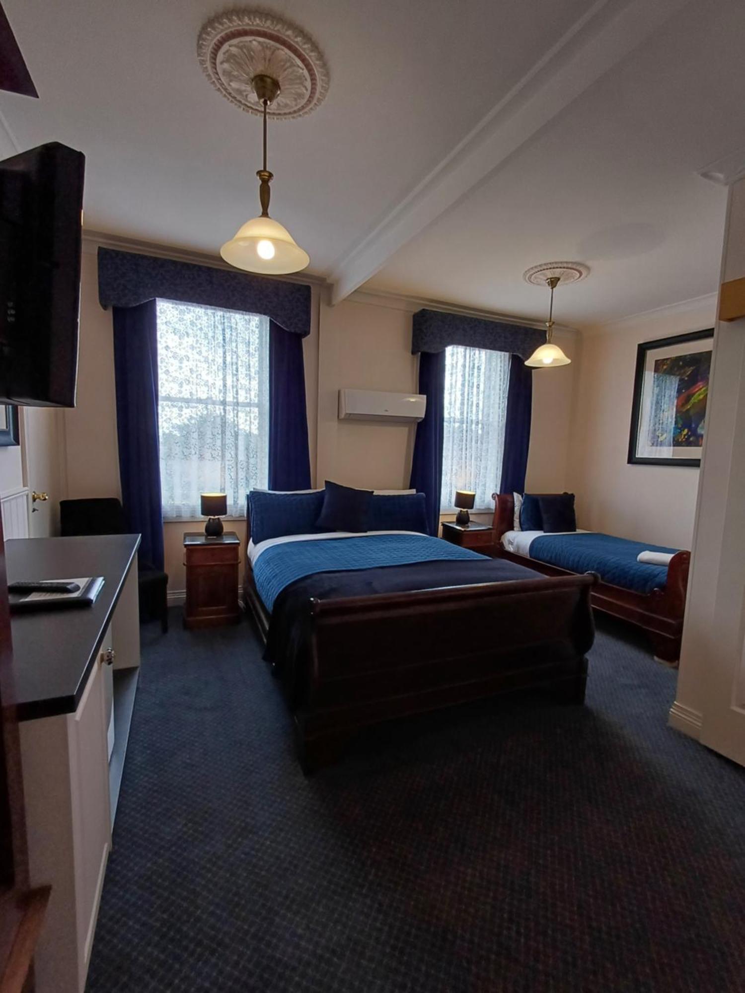 Art Hotel On York ลอนเชสตัน ภายนอก รูปภาพ