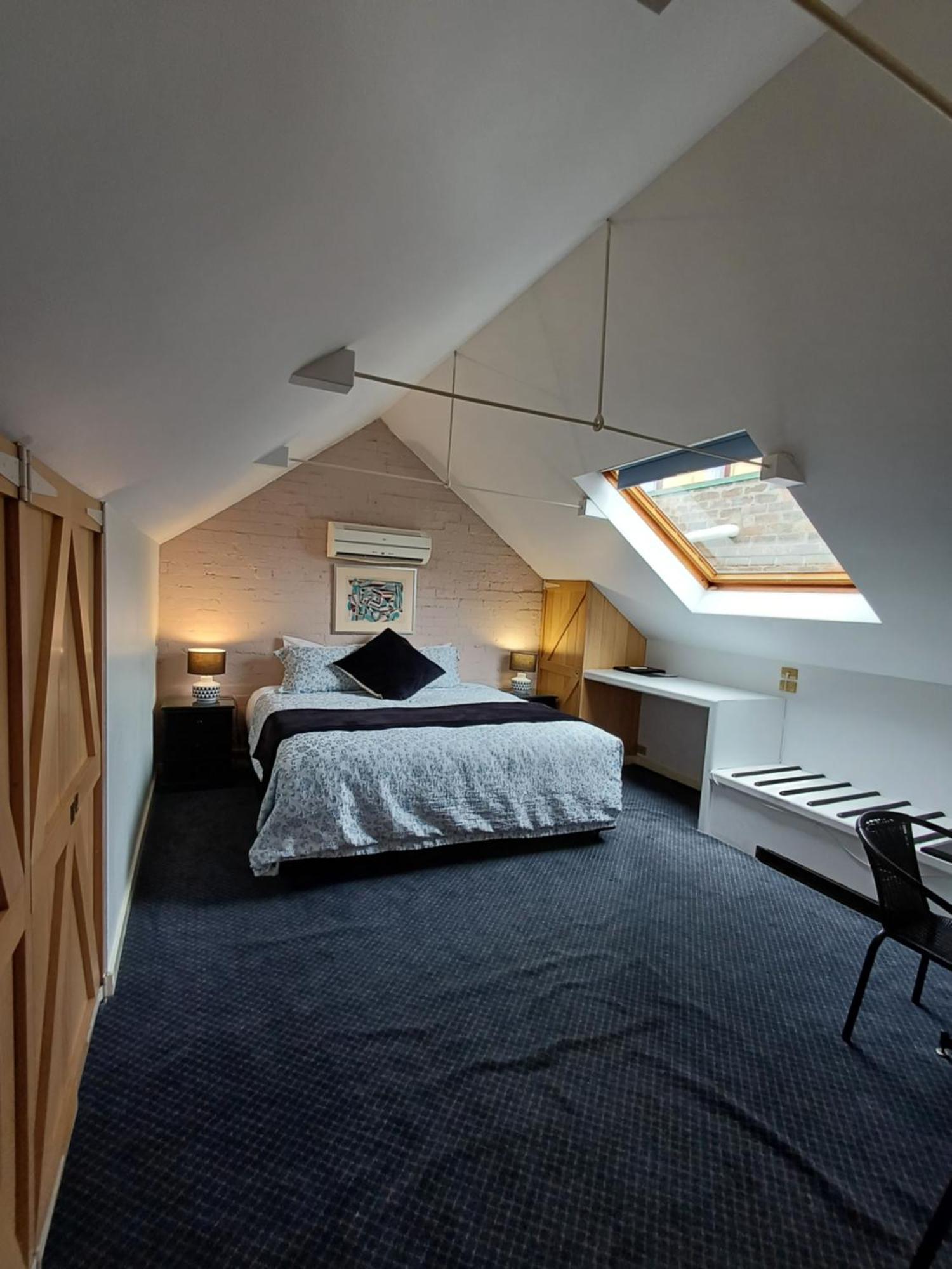 Art Hotel On York ลอนเชสตัน ภายนอก รูปภาพ