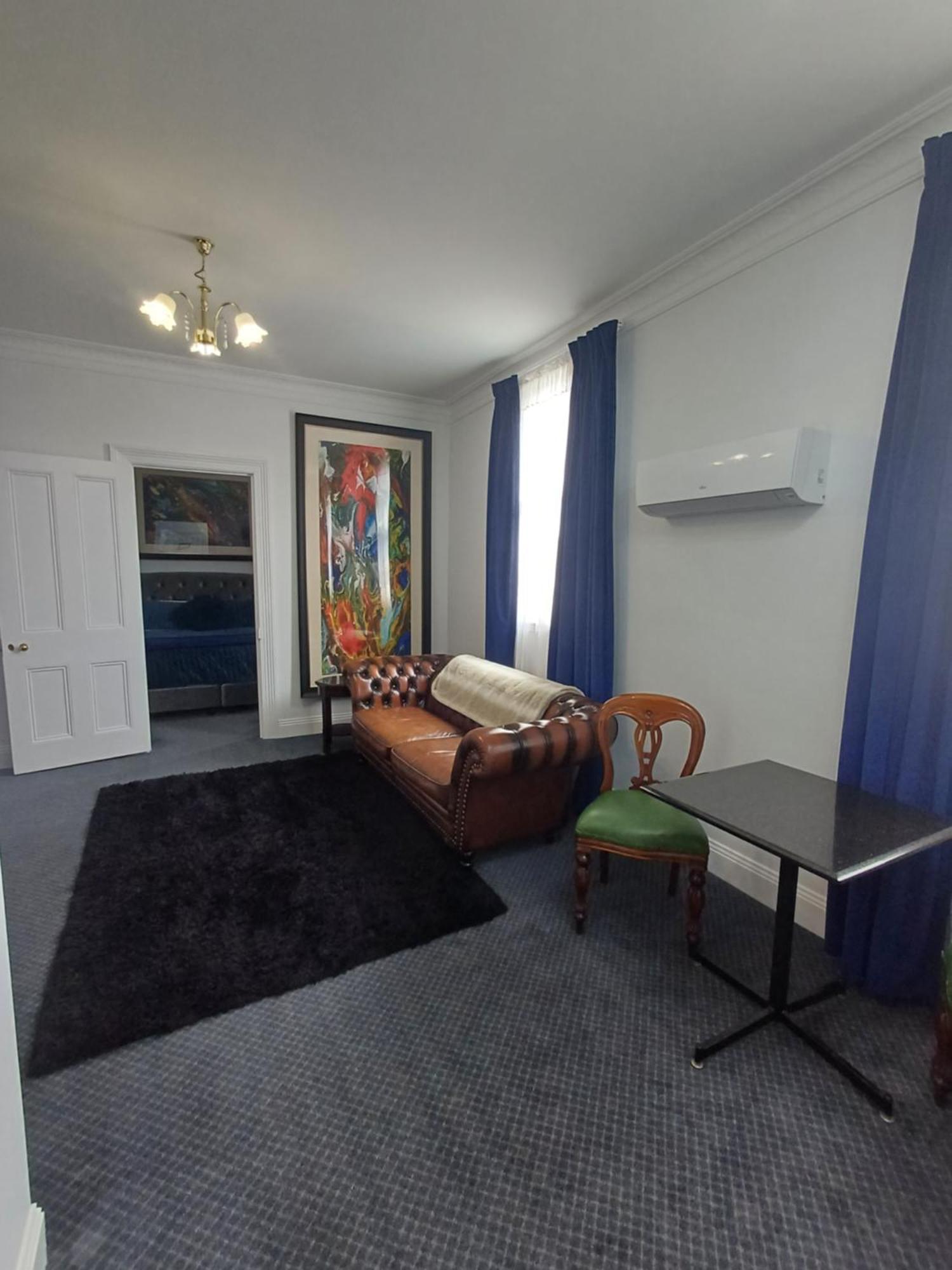 Art Hotel On York ลอนเชสตัน ภายนอก รูปภาพ