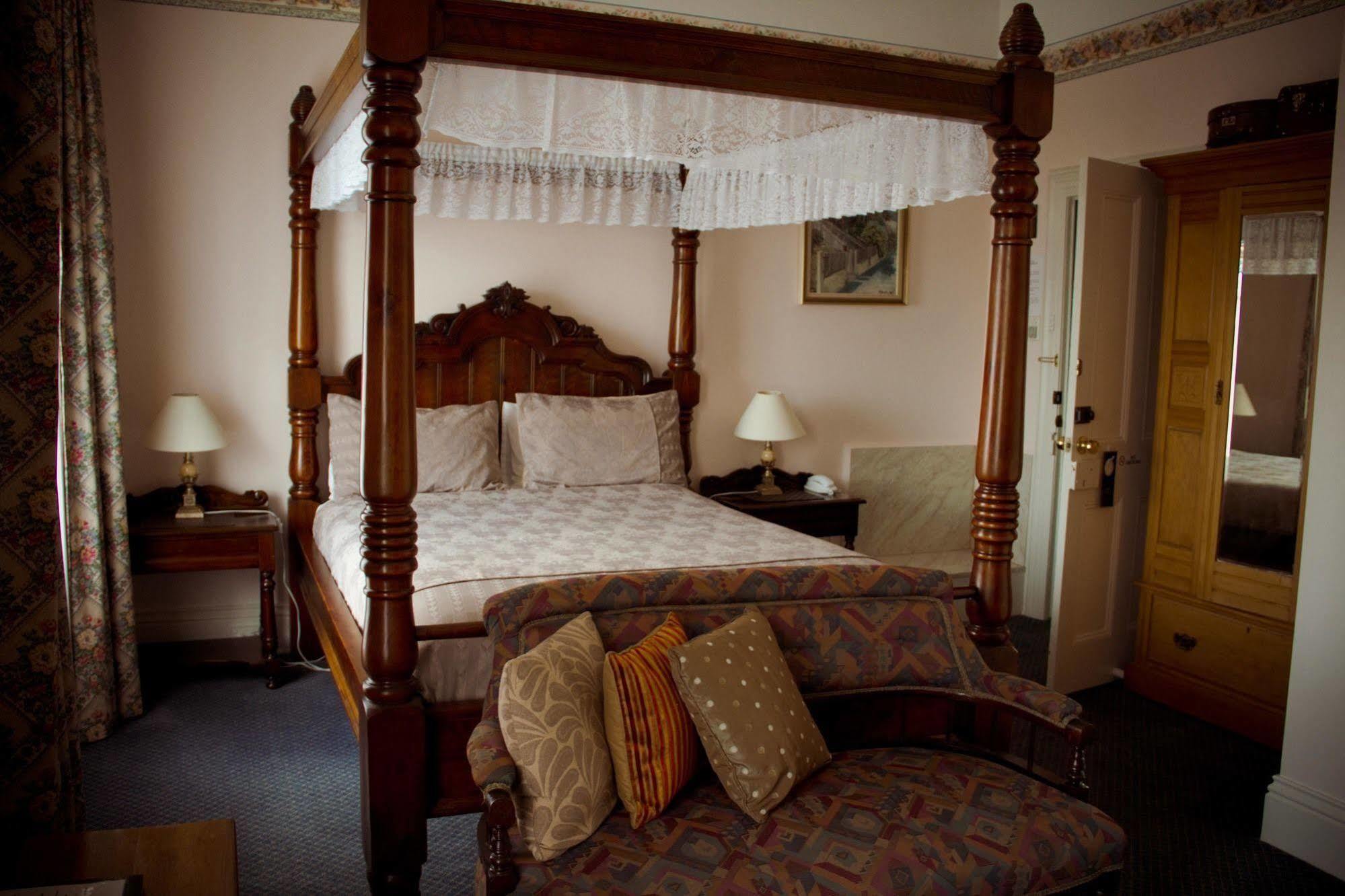 Art Hotel On York ลอนเชสตัน ภายนอก รูปภาพ