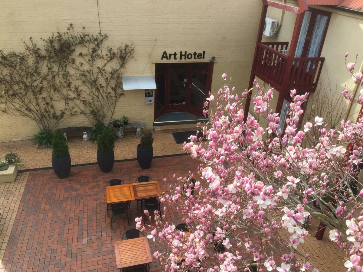 Art Hotel On York ลอนเชสตัน ภายนอก รูปภาพ