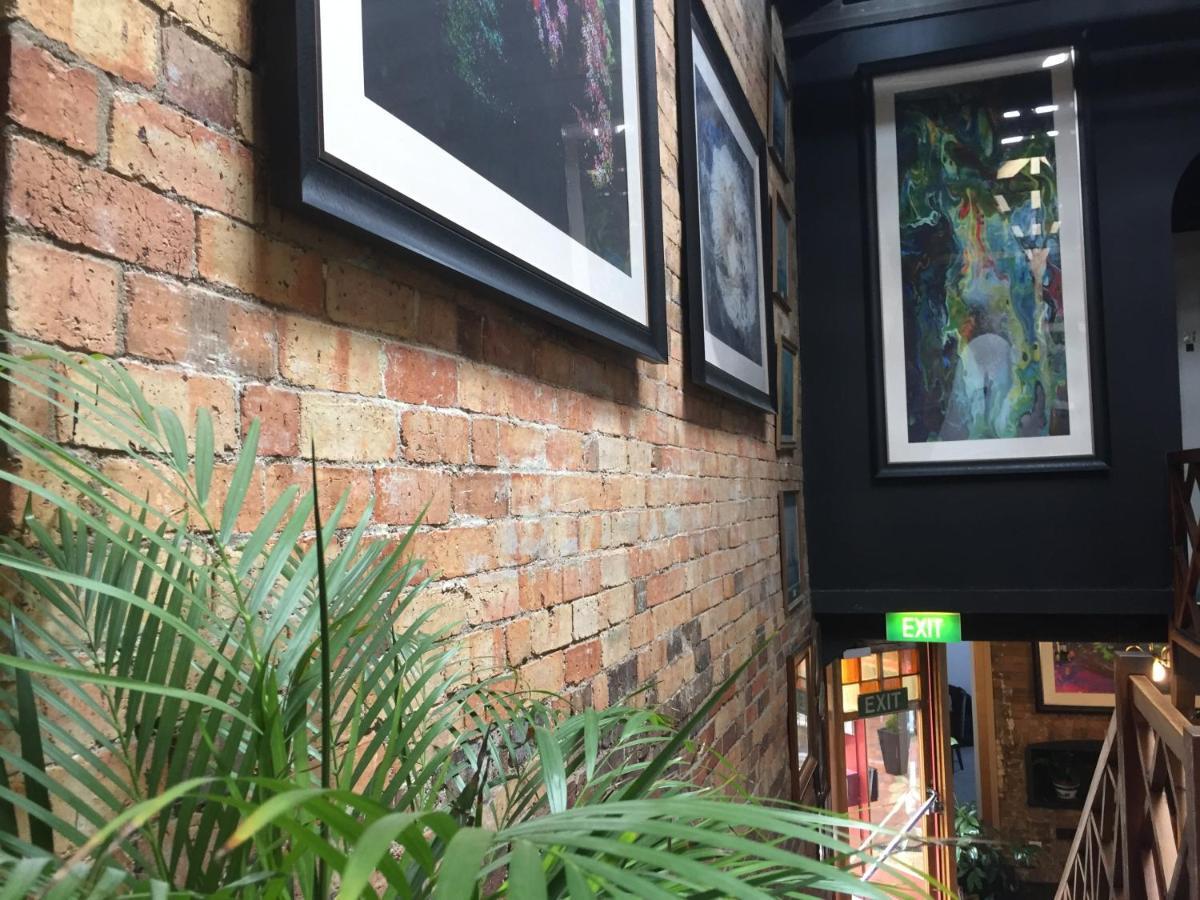 Art Hotel On York ลอนเชสตัน ภายนอก รูปภาพ